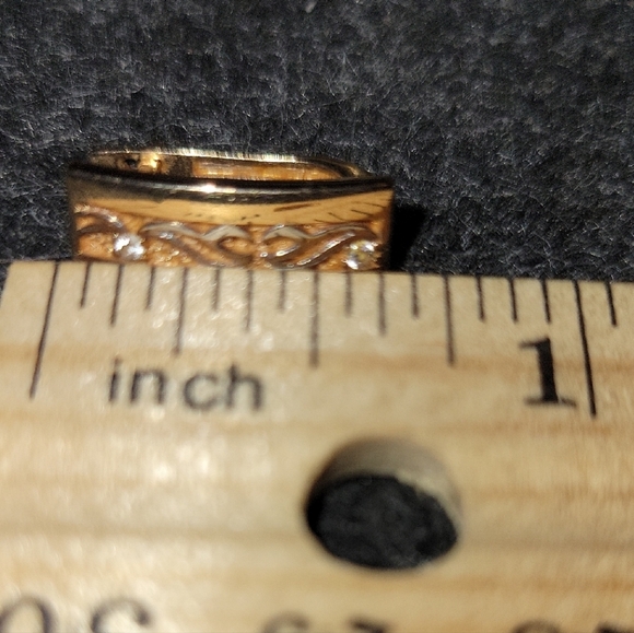 Gold Clip-On Earrings - Picture 5 of 6